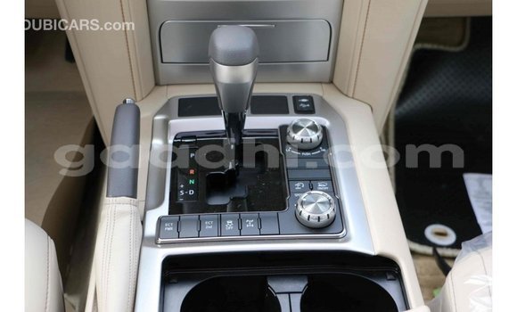 Nunua Imported Toyota Land Cruiser Nyeusi Gari ndani ya Import - Dubai nchini Somalia Nunua Imported Toyota Land Cruiser Nyeusi Gari ndani ya Import - Dubai nchini Somalia