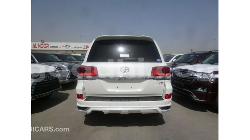 Big with watermark toyota land cruiser somalia import dubai 4059