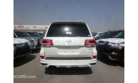 Buy Import Toyota Land Cruiser White Car in Import - Dubai in Somalia Buy Import Toyota Land Cruiser White Car in Import - Dubai in Somalia