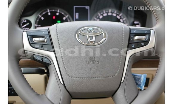 Nunua Imported Toyota Land Cruiser Nyeusi Gari ndani ya Import - Dubai nchini Somalia Nunua Imported Toyota Land Cruiser Nyeusi Gari ndani ya Import - Dubai nchini Somalia