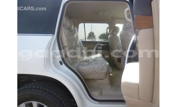 Buy Import Toyota Land Cruiser White Car in Import - Dubai in Somalia Buy Import Toyota Land Cruiser White Car in Import - Dubai in Somalia