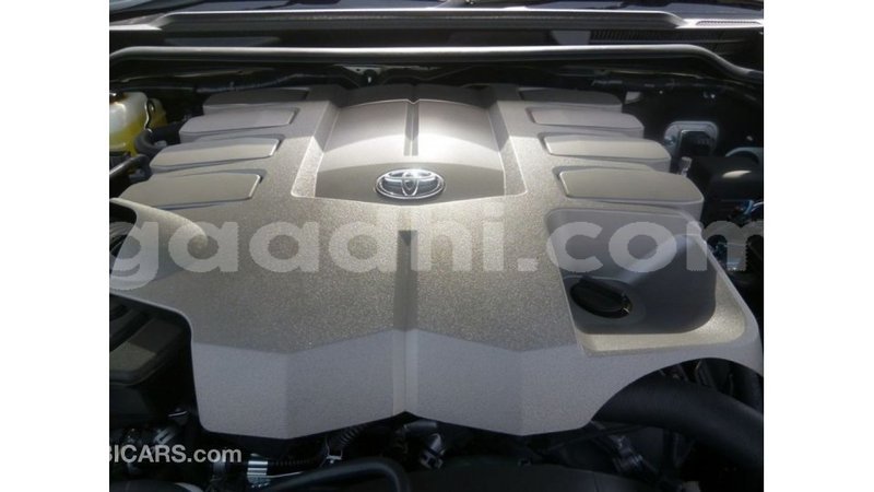 Big with watermark toyota land cruiser somalia import dubai 4059