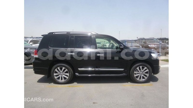 Big with watermark toyota land cruiser somalia import dubai 4061