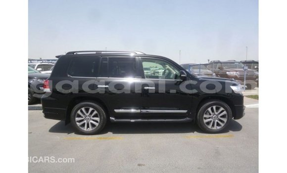 ይግዙ Imported Toyota Land Cruiser ጥቁር መኪና በ Import - Dubai በ ሶማሊያ ይግዙ Imported Toyota Land Cruiser ጥቁር መኪና በ Import - Dubai በ ሶማሊያ
