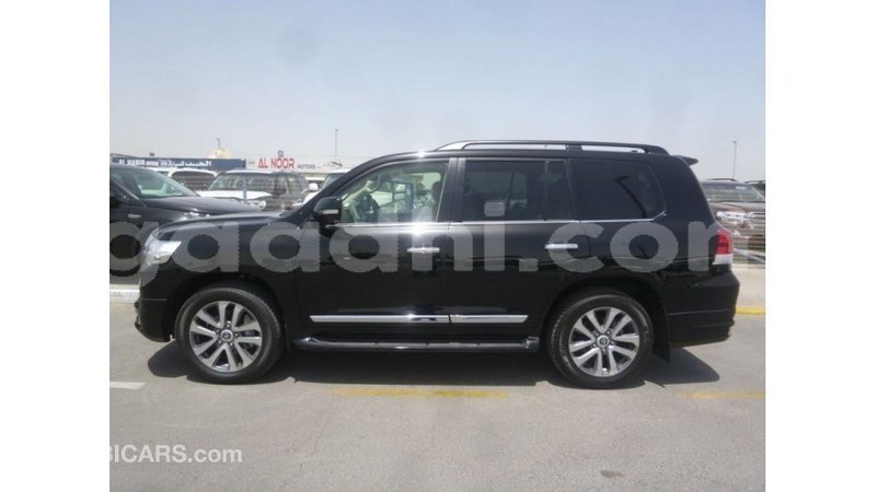 Big with watermark toyota land cruiser somalia import dubai 4061