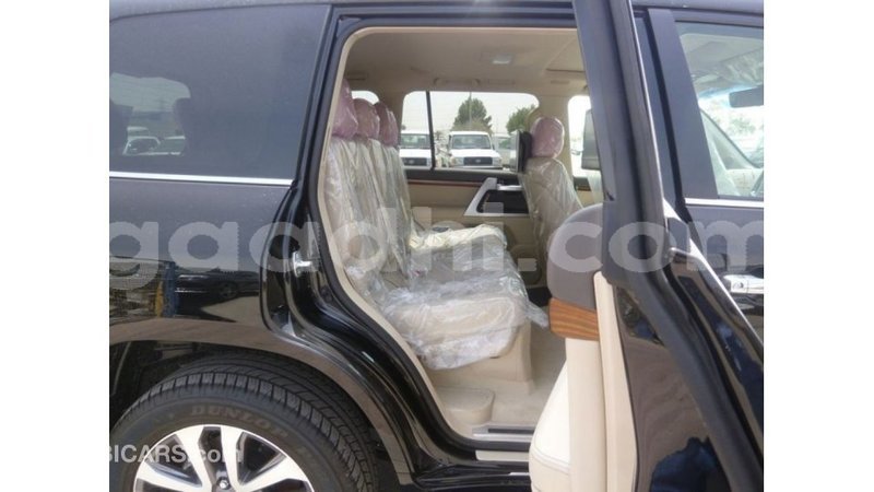 Big with watermark toyota land cruiser somalia import dubai 4061