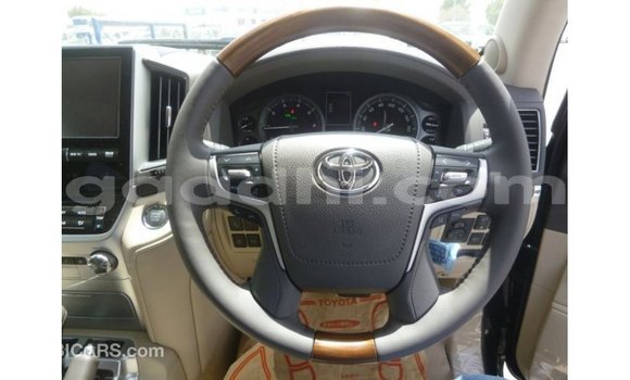 ይግዙ Imported Toyota Land Cruiser ጥቁር መኪና በ Import - Dubai በ ሶማሊያ ይግዙ Imported Toyota Land Cruiser ጥቁር መኪና በ Import - Dubai በ ሶማሊያ