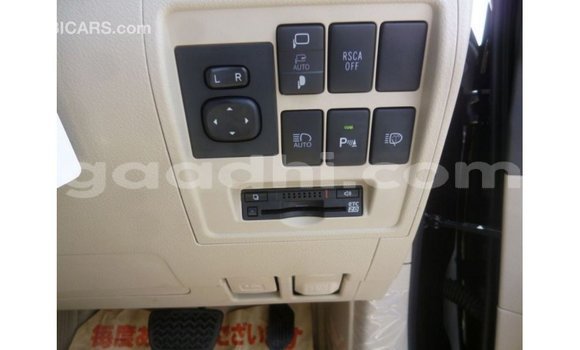 ይግዙ Imported Toyota Land Cruiser ጥቁር መኪና በ Import - Dubai በ ሶማሊያ ይግዙ Imported Toyota Land Cruiser ጥቁር መኪና በ Import - Dubai በ ሶማሊያ