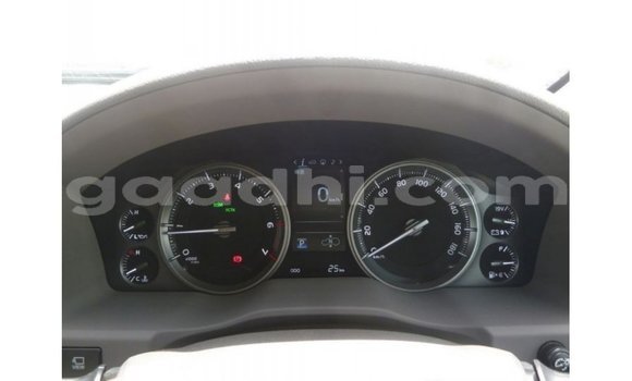 ይግዙ Imported Toyota Land Cruiser ጥቁር መኪና በ Import - Dubai በ ሶማሊያ ይግዙ Imported Toyota Land Cruiser ጥቁር መኪና በ Import - Dubai በ ሶማሊያ