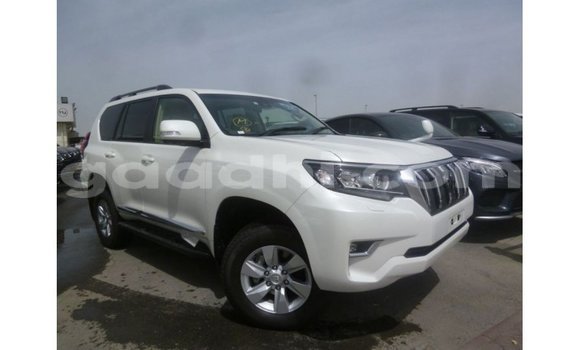 Acheter Import Voiture Toyota Prado Blanc à Import - Dubai, Somalie Acheter Import Voiture Toyota Prado Blanc à Import - Dubai, Somalie