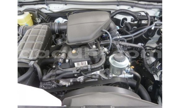 Acheter Import Voiture Toyota Prado Blanc à Import - Dubai, Somalie Acheter Import Voiture Toyota Prado Blanc à Import - Dubai, Somalie