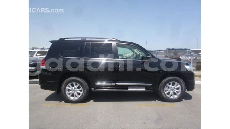 Big with watermark toyota land cruiser somalia import dubai 4063