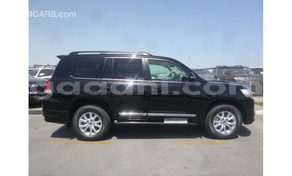 ይግዙ Imported Toyota Land Cruiser ጥቁር መኪና በ Import - Dubai በ ሶማሊያ ይግዙ Imported Toyota Land Cruiser ጥቁር መኪና በ Import - Dubai በ ሶማሊያ