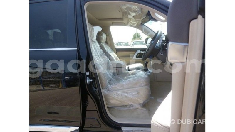 Big with watermark toyota land cruiser somalia import dubai 4063