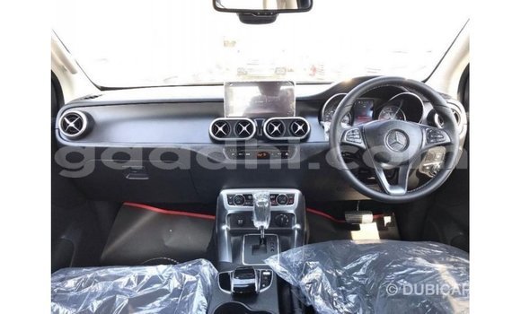 ይግዙ Imported Mercedes-Benz 250 ጥቁር መኪና በ Import - Dubai በ ሶማሊያ ይግዙ Imported Mercedes-Benz 250 ጥቁር መኪና በ Import - Dubai በ ሶማሊያ