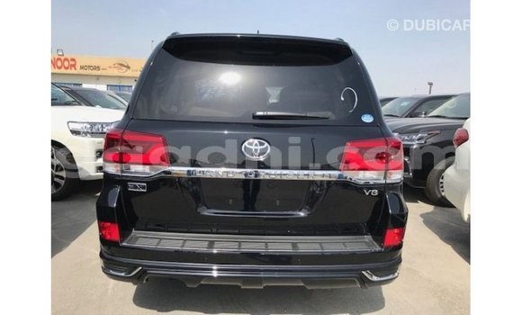 Acheter Import Voiture Toyota Land Cruiser Noir à Import - Dubai, Somalie Acheter Import Voiture Toyota Land Cruiser Noir à Import - Dubai, Somalie