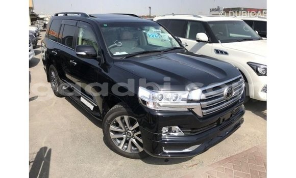 Acheter Import Voiture Toyota Land Cruiser Noir à Import - Dubai, Somalie Acheter Import Voiture Toyota Land Cruiser Noir à Import - Dubai, Somalie