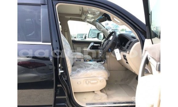 Acheter Import Voiture Toyota Land Cruiser Noir à Import - Dubai, Somalie Acheter Import Voiture Toyota Land Cruiser Noir à Import - Dubai, Somalie