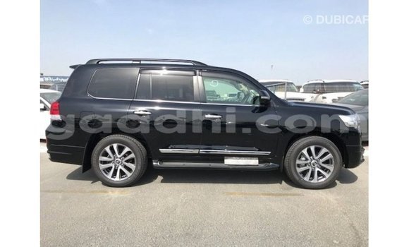 Acheter Import Voiture Toyota Land Cruiser Noir à Import - Dubai, Somalie Acheter Import Voiture Toyota Land Cruiser Noir à Import - Dubai, Somalie