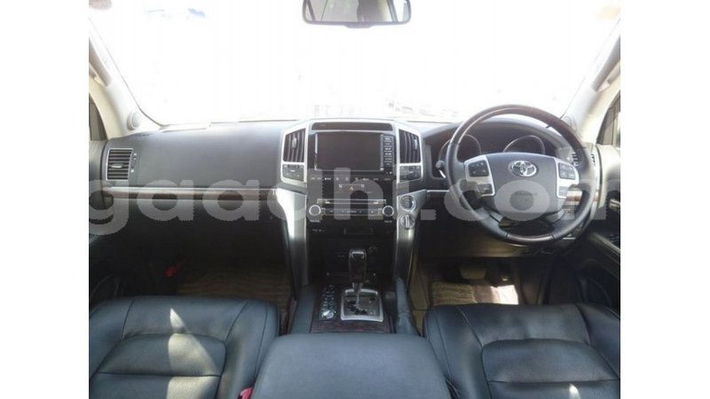 Big with watermark toyota land cruiser somalia import dubai 4068