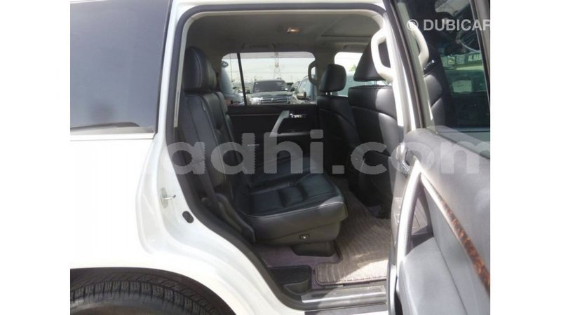 Big with watermark toyota land cruiser somalia import dubai 4068