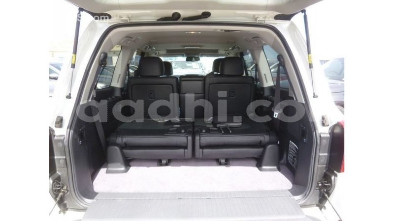 Big with watermark toyota land cruiser somalia import dubai 4068