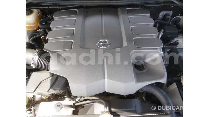 Big with watermark toyota land cruiser somalia import dubai 4068