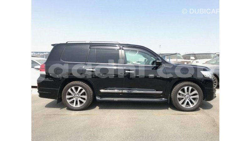 Big with watermark toyota land cruiser somalia import dubai 4069