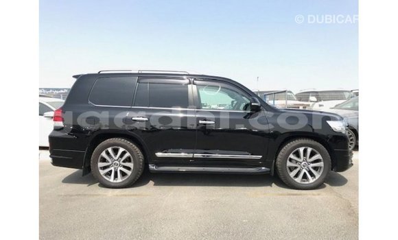 Acheter Import Voiture Toyota Land Cruiser Noir à Import - Dubai, Somalie Acheter Import Voiture Toyota Land Cruiser Noir à Import - Dubai, Somalie