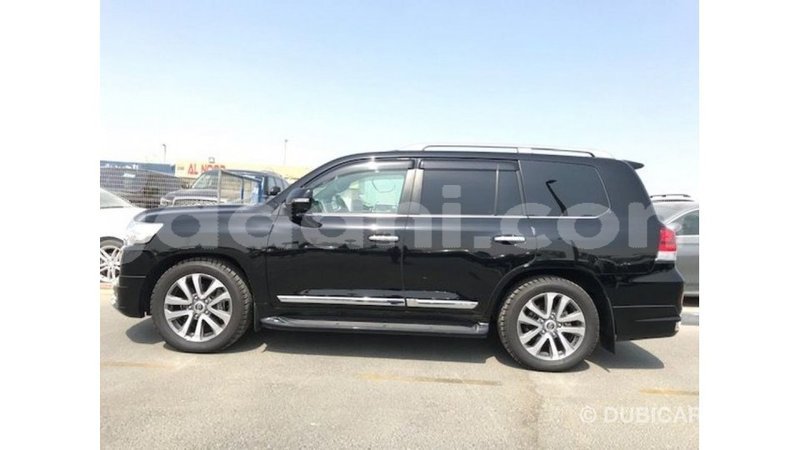 Big with watermark toyota land cruiser somalia import dubai 4069