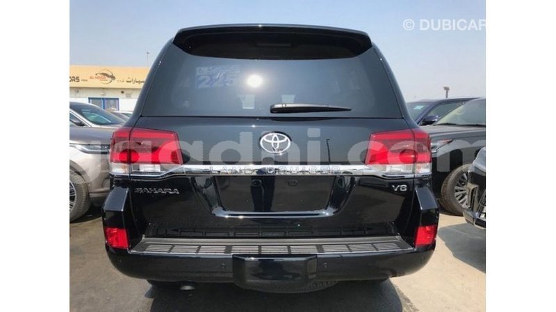 Big with watermark toyota land cruiser somalia import dubai 4070