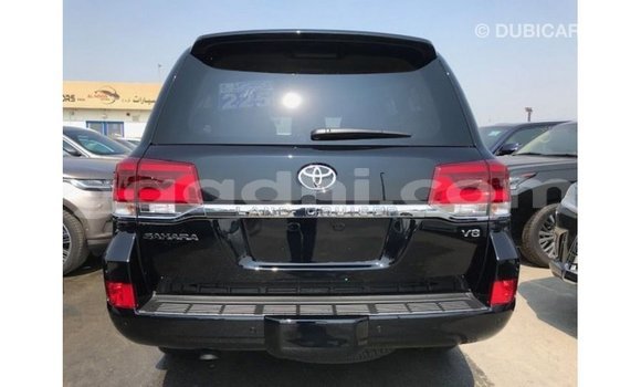 ይግዙ Imported Toyota Land Cruiser ጥቁር መኪና በ Import - Dubai በ ሶማሊያ ይግዙ Imported Toyota Land Cruiser ጥቁር መኪና በ Import - Dubai በ ሶማሊያ