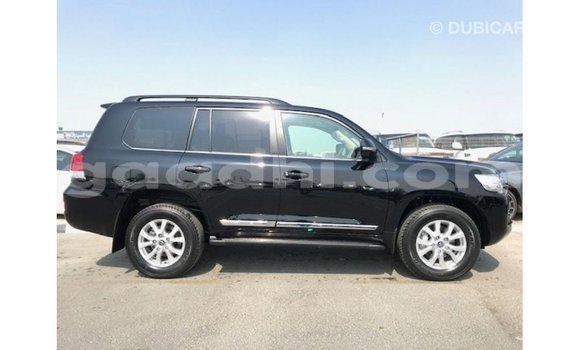 ይግዙ Imported Toyota Land Cruiser ጥቁር መኪና በ Import - Dubai በ ሶማሊያ ይግዙ Imported Toyota Land Cruiser ጥቁር መኪና በ Import - Dubai በ ሶማሊያ