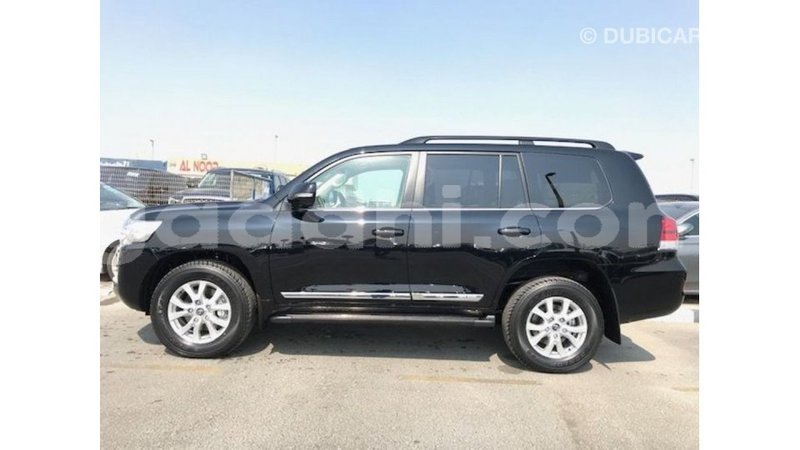 Big with watermark toyota land cruiser somalia import dubai 4070