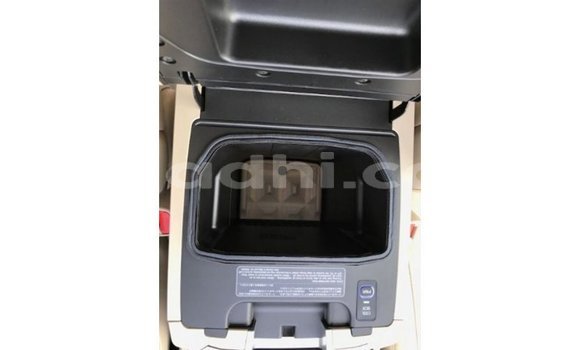 ይግዙ Imported Toyota Land Cruiser ጥቁር መኪና በ Import - Dubai በ ሶማሊያ ይግዙ Imported Toyota Land Cruiser ጥቁር መኪና በ Import - Dubai በ ሶማሊያ