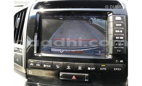 ይግዙ Imported Toyota Land Cruiser ነጭ መኪና በ Import - Dubai በ ሶማሊያ ይግዙ Imported Toyota Land Cruiser ነጭ መኪና በ Import - Dubai በ ሶማሊያ