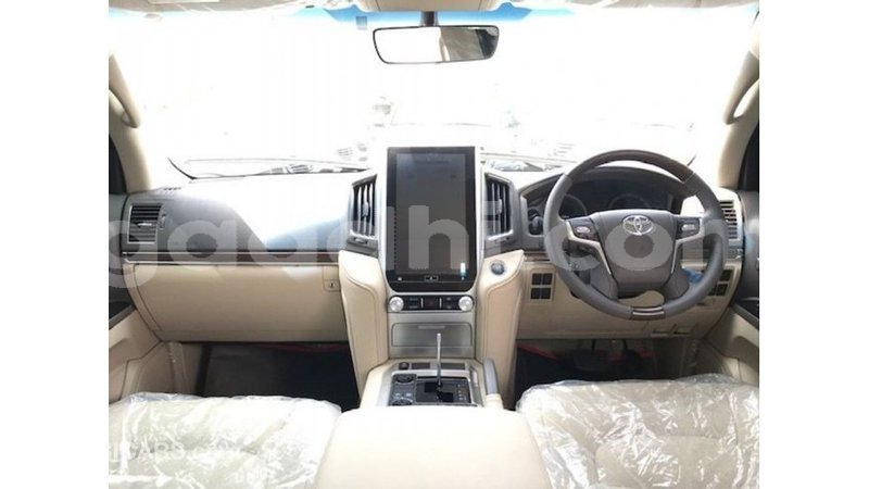 Big with watermark toyota land cruiser somalia import dubai 4075