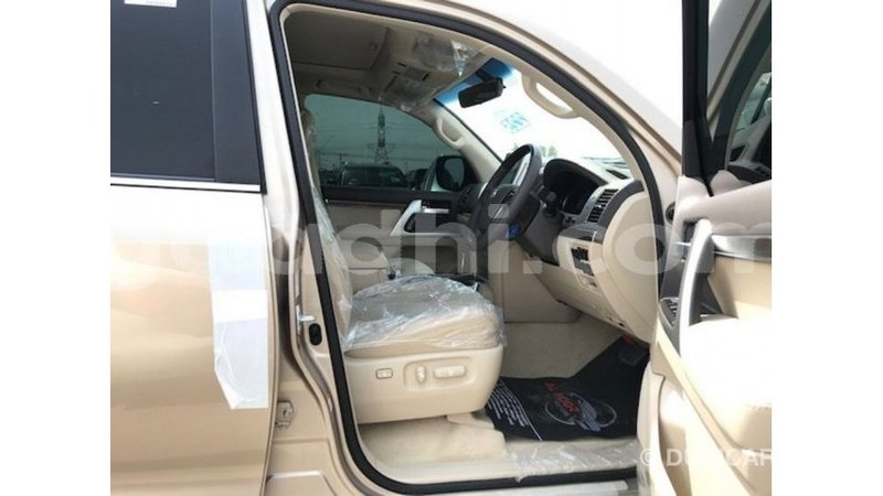 Big with watermark toyota land cruiser somalia import dubai 4075