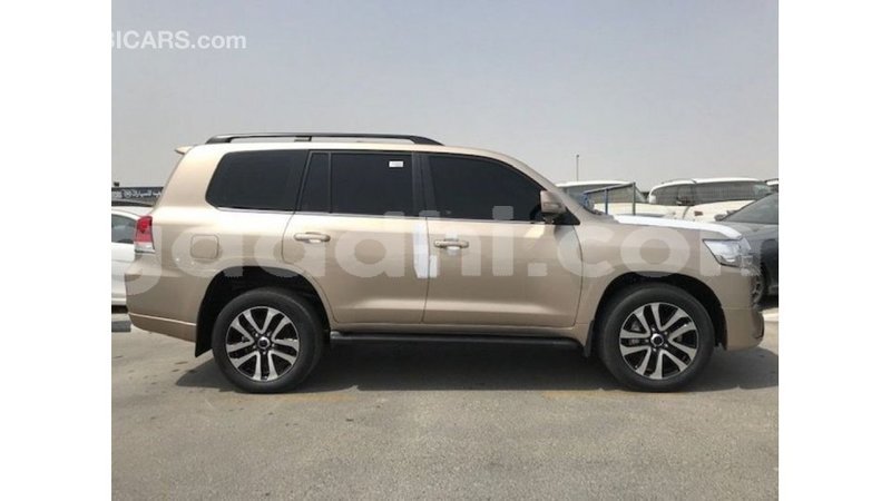 Big with watermark toyota land cruiser somalia import dubai 4075