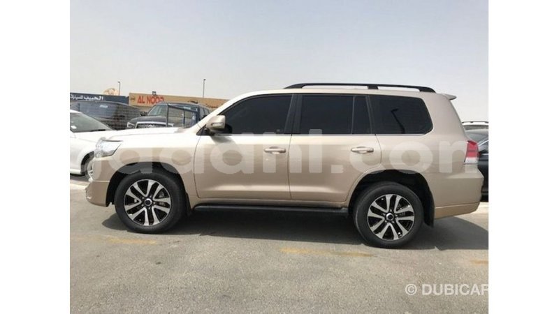 Big with watermark toyota land cruiser somalia import dubai 4075