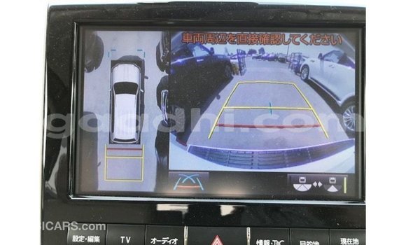 Acheter Import Voiture Toyota Land Cruiser Blanc à Import - Dubai, Somalie Acheter Import Voiture Toyota Land Cruiser Blanc à Import - Dubai, Somalie