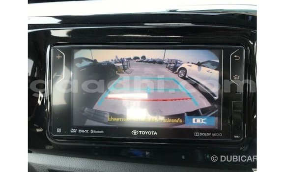 Acheter Import Voiture Toyota Hilux Noir à Import - Dubai, Somalie Acheter Import Voiture Toyota Hilux Noir à Import - Dubai, Somalie