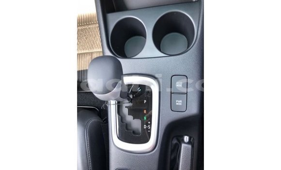 Acheter Import Voiture Toyota Hilux Noir à Import - Dubai, Somalie Acheter Import Voiture Toyota Hilux Noir à Import - Dubai, Somalie