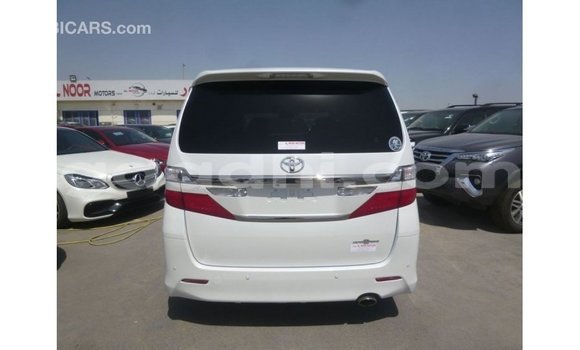Acheter Import Voiture Toyota Vellfire Blanc à Import - Dubai, Somalie Acheter Import Voiture Toyota Vellfire Blanc à Import - Dubai, Somalie