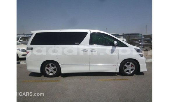 Acheter Import Voiture Toyota Vellfire Blanc à Import - Dubai, Somalie Acheter Import Voiture Toyota Vellfire Blanc à Import - Dubai, Somalie