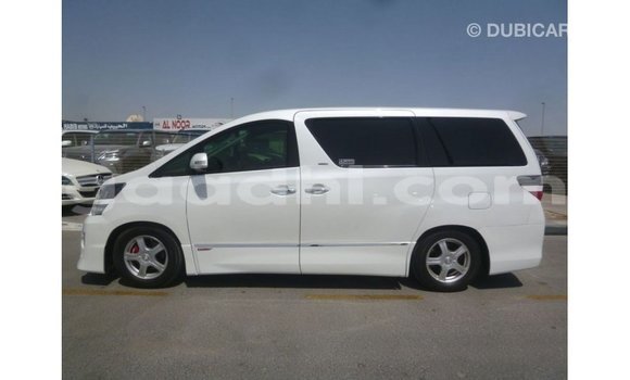 Acheter Import Voiture Toyota Vellfire Blanc à Import - Dubai, Somalie Acheter Import Voiture Toyota Vellfire Blanc à Import - Dubai, Somalie