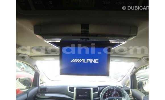 Acheter Import Voiture Toyota Vellfire Blanc à Import - Dubai, Somalie Acheter Import Voiture Toyota Vellfire Blanc à Import - Dubai, Somalie