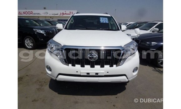 Acheter Import Voiture Toyota Prado Blanc à Import - Dubai, Somalie Acheter Import Voiture Toyota Prado Blanc à Import - Dubai, Somalie