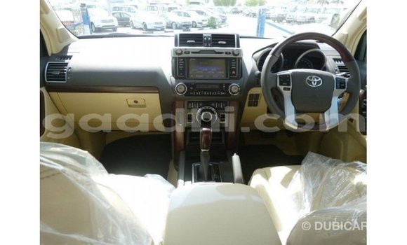 Acheter Import Voiture Toyota Prado Blanc à Import - Dubai, Somalie Acheter Import Voiture Toyota Prado Blanc à Import - Dubai, Somalie