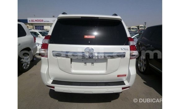 Acheter Import Voiture Toyota Prado Blanc à Import - Dubai, Somalie Acheter Import Voiture Toyota Prado Blanc à Import - Dubai, Somalie